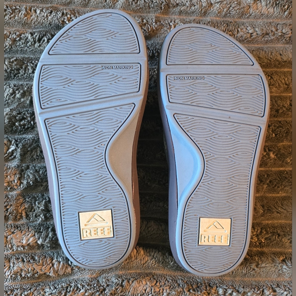 Reef Cruiser Flip Flops - Picture 3 of 3